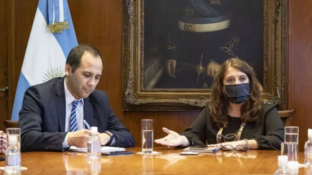 Salud y Comercio Interior se reunieron con el sector farmacéutico para abordar estrategias de trabajo conjunto en relación a precios y acceso a medicamentos