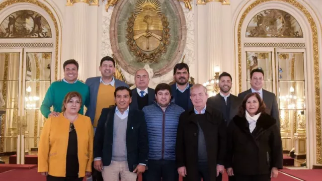 Obras y soluciones para el interior profundo: Manzur recibió a intendentes salteños en Casa Rosada