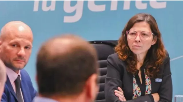 Qué va a pasar con los 60 mil estatales que no están en blanco tras el cepo de Batakis