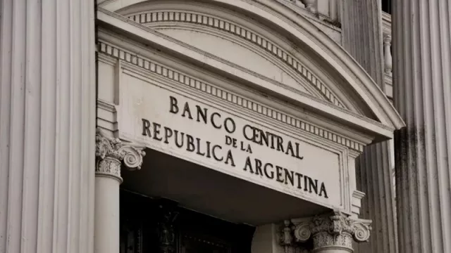 Economía le reintegró $ 10.000 millones al BCRA para reducir la deuda