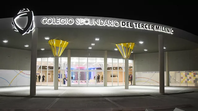 Zamora dejó inaugurado el Colegio Secundario del Tercer Milenio (economía del conocimiento, en marcha)