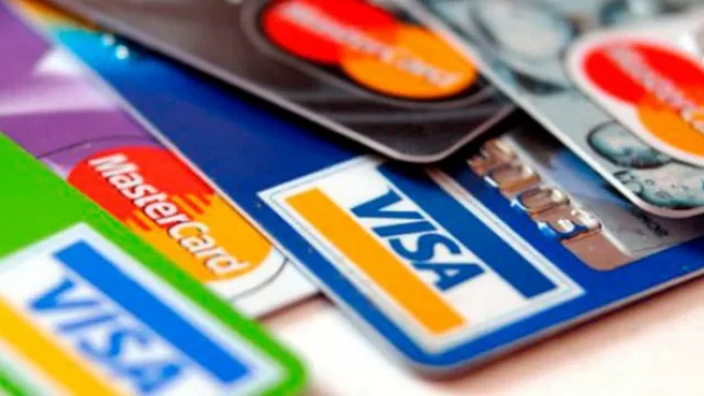 Financiar la tarjeta ahora será más caro: cuánto costará pagar en cuotas