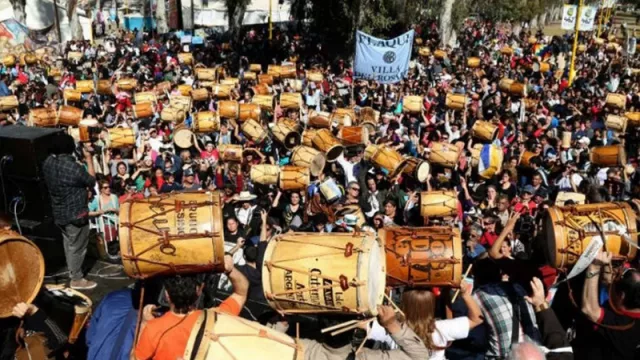 Las Termas celebra su cumpleaños con su 2ª Marcha de los Bombos