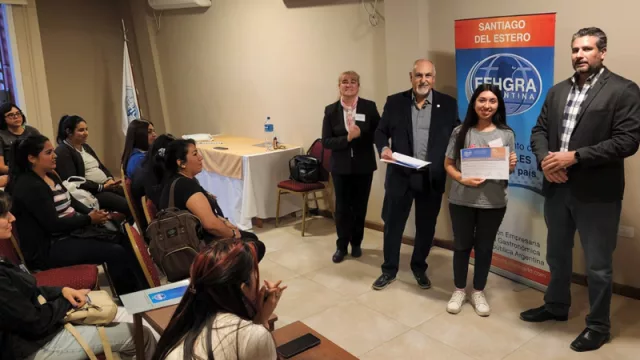 Completan capacitaciones para el sector hotelero y privado (herramientas diferenciales con certificados)