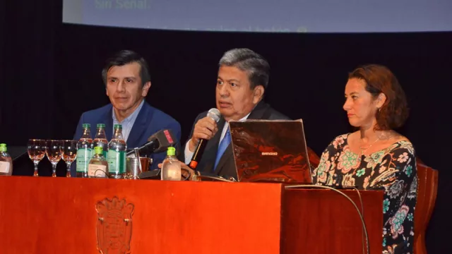 Empresarios santiagueños expusieron sus experiencias ante estudiantes de Humanidades