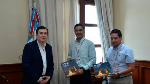 Zamora recibió a empresarios bolivianos en Casa de Gobierno (potenciales inversiones en la provincia)