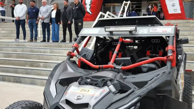 Presentaron el South American Rally Race (En el Estadio Madre de Ciudades)