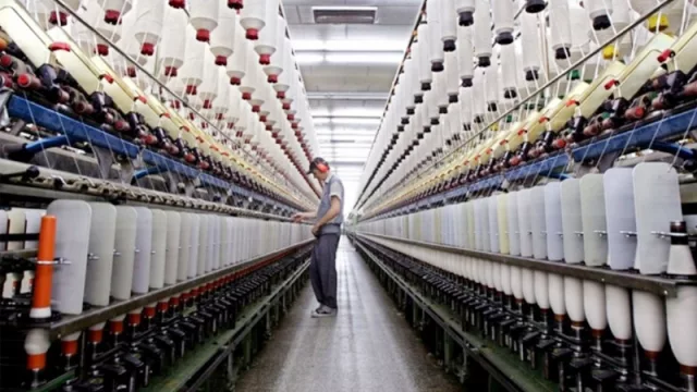La falta de insumos importados frena la producción de la textil coteminas (cepo al dólar)