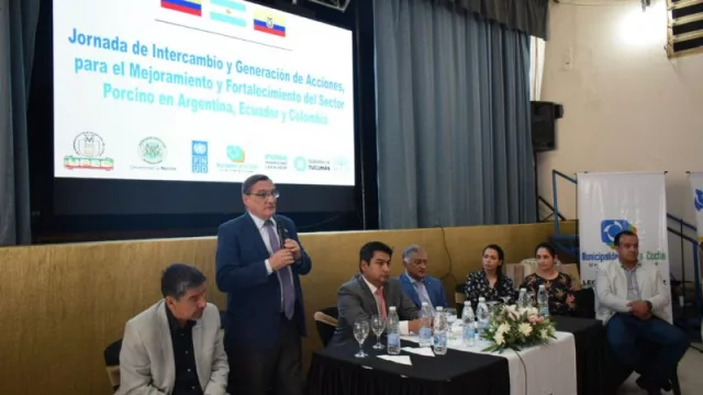 Tucumán destaca el modelo de desarrollo productivo del sector porcino en La Cocha