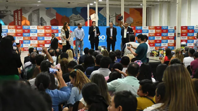 Zamora entregó elementos a 109 emprendedores de diferentes rubros