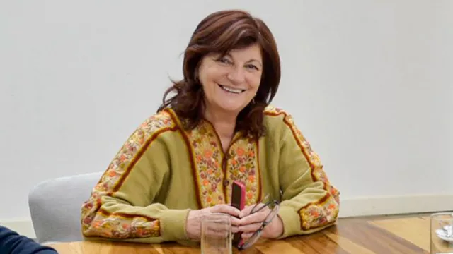 Para la ministra de Trabajo el bono a los privados busca priorizar "a los sectores más rezagados"