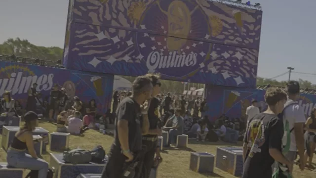 Quilmes,  la  marca de histórica presencia en Cosquín Rock, sumó novedosas  propuestas (más de 60.000 personas agotaron su stock)