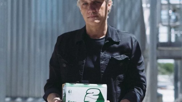 La utopía de Charly Alberti: presentó su cerveza 27 Eazy hecha por Quilmes (quiere que 1 de cada 4 cervezas de  InBev se hagan con agricultura regenerativa)