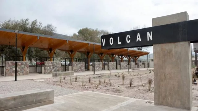 Jujuy da un nuevo paso hacia la recuperación del tren en la Quebrada: inauguraron la nueva estación de trenes de Volcán