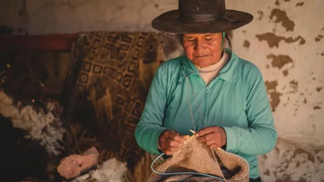 "Tejido de Altura" la  historia ancestral plasmada en cada prenda (así es el nuevo lanzamiento de Hilandería Warmi)
