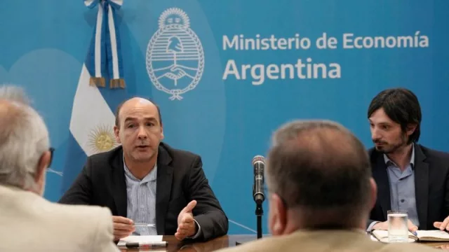 Deuda en dólares: el Gobierno confirmó el pago a bonistas en moneda extranjera