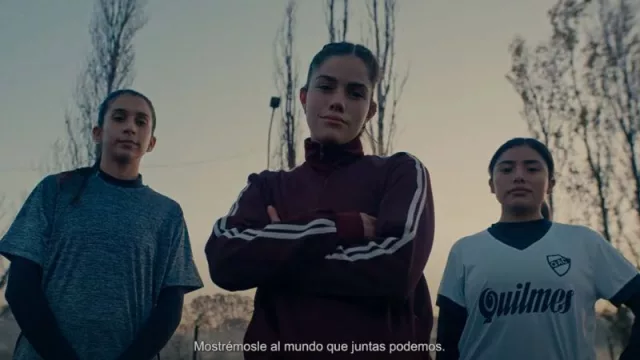 Quilmes se suma al equipo argentino en el mundial femenino de fútbol (y lo celebra revoleando el poncho)