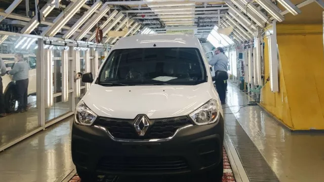 Renault Kangoo II se sigue posicionando en lo más alto: precio y características