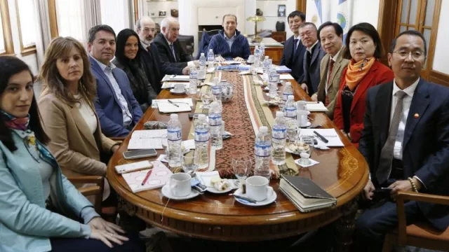 Interés de empresas chinas en la explotación de potasio y producción hidrocarburífera en Neuquén