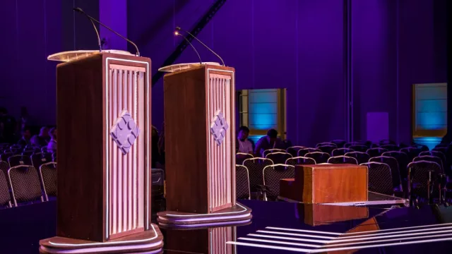 Milei y Massa: diferencias y similitudes de este debate y los anteriores (desde la UBA InfoNegocios te muestra todo lo que no se ve)