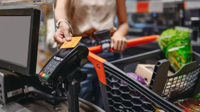 Precios 'diferenciados': la pelea de los súper, los futuros aumentos y el "siga siga" de Comercio