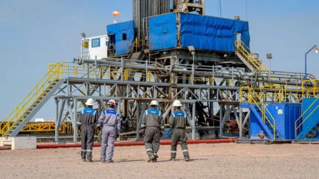 YPF lidera en Vaca Muerta con 30 mil etapas de fractura (marcando un hito histórico)