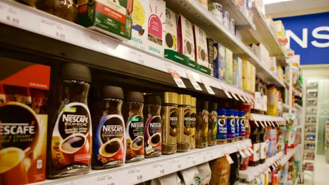 El consumo no encuentra piso: cuánto caen las ventas, desde electro hasta canasta básica