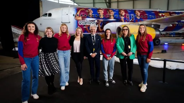 El FC Barcelona y Vueling revelan cómo será el nuevo avión del Barça Femenino (la aeronave que llevará al equipo a Londres para la Champions League)