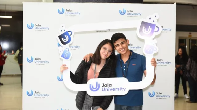 Un tour educativo: Jala University viaja al interior del país para promover el estudio de ingeniería en software