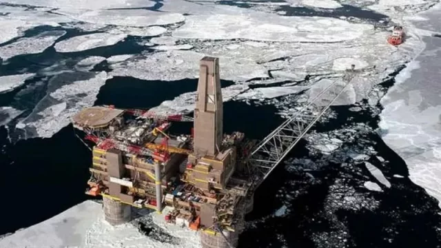 Rusia encuentra la mayor reserva de petróleo en la Antártida Argentina: ¿Un desafío para la preservación ambiental? ¿Una jugada geopolítica de Putín? ¿O un cambio drástico de la economía mundial?