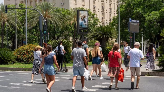 Los billetes de avión por España y los paquetes turísticos se encarecieron por encima del 10% en julio (mientras que las estancias en hoteles aumentaron su precio un 5%)