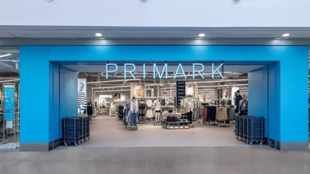 Primark llega a las 65 tiendas en España luego de abrir una nueva en Rivas (Madrid), la cual requirió de una inversión de 7 millones de euros