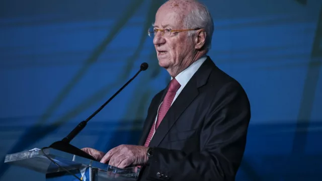 Rocca volvió a elogiar a Milei pero pasó lista de reclamos: cepo, dólar, política industrial y China