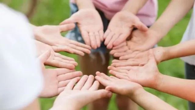 Seis de cada diez españoles han colaborado con una ONG en algún momento