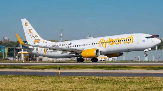 Mientras el Gobierno analiza sacarle rutas, Flybondi lanza un nuevo vuelo doméstico