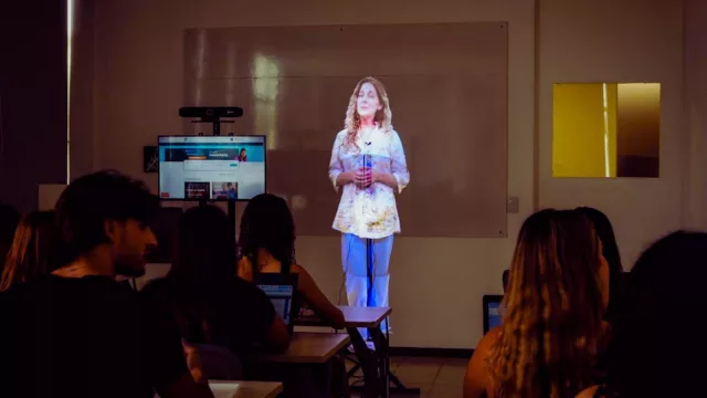 La Universidad Siglo 21 cambia las reglas del juego con docentes holográficos (y lleva la educación de Santago del Estero a otro nivel)