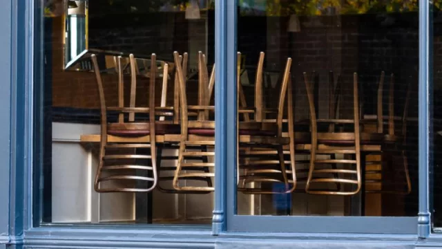 El 56% de los hosteleros catalanes cierra su restaurante por la falta de planificación financiera y los elevados costes de la apertura