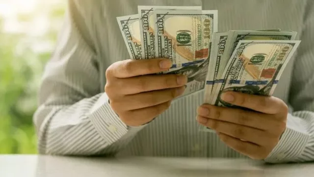 El Gobierno pone en marcha un régimen para activar dólares no declarados y estimular la economía formal