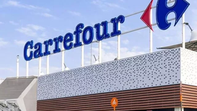 Carrefour acelera en España donde abrirá más de 100 tiendas en 2025 para cerrar con más de 1.600 espacios