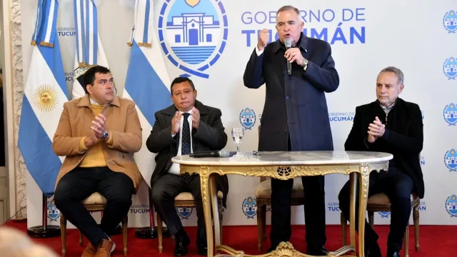 Tucumán reactiva la construcción de 1.700 viviendas con una inversión de $ 3.800 millones