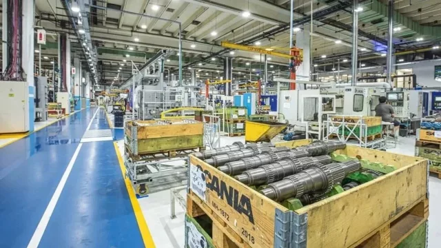 Scania Tucumán detiene su producción por una semana  (600 empleos directos y el 15% de las exportaciones en riesgo)