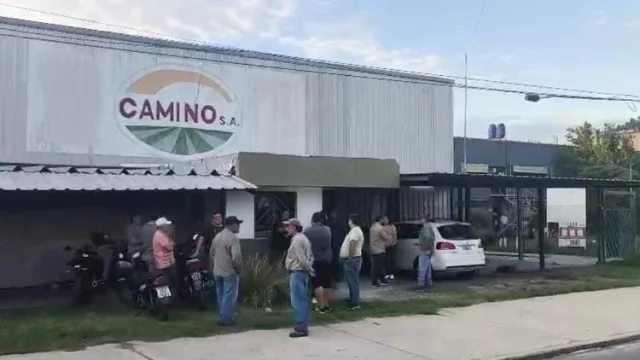Trabajadores de Camino S.A reclaman salarios adeudados y profundizan medidas de fuerza