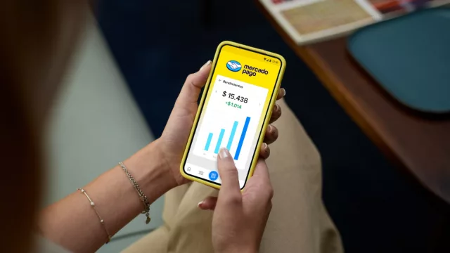 Mercado Pago también le canta jaque a los bancos con sus rendimientos automáticos (y Mercado Libre lanza tarjeta de crédito y suscripción mensual con beneficios)