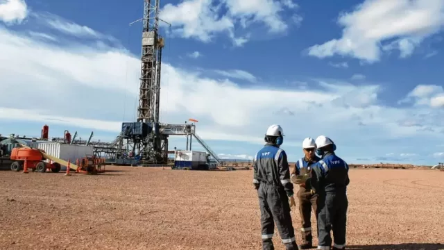 YPF prepara un fuerte salto de producción en Vaca Muerta con 19 equipos de perforación