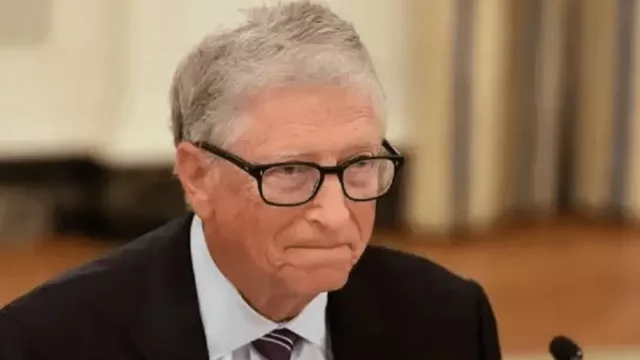Propuesta que rompe el consenso: por qué "reservar empleos para humanos" (la señal más importante que emitió Bill Gates)