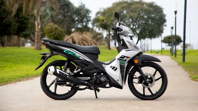 Keeway lanzó en Argentina la CK125S, su primer modelo del segmento CUB, rival directa de la Honda Wave y la Yamaha Crypton